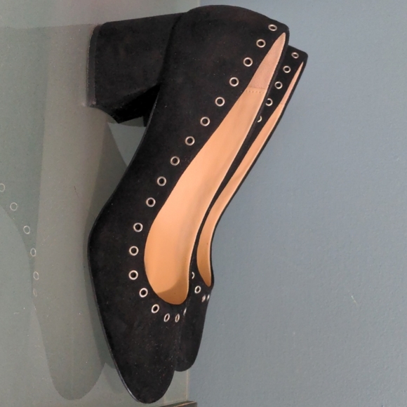 Shoes - Picture 2 of 4